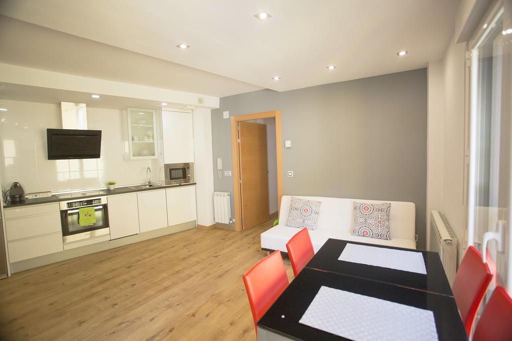 Apartamentos Amaiur 2 Эстелла Экстерьер фото